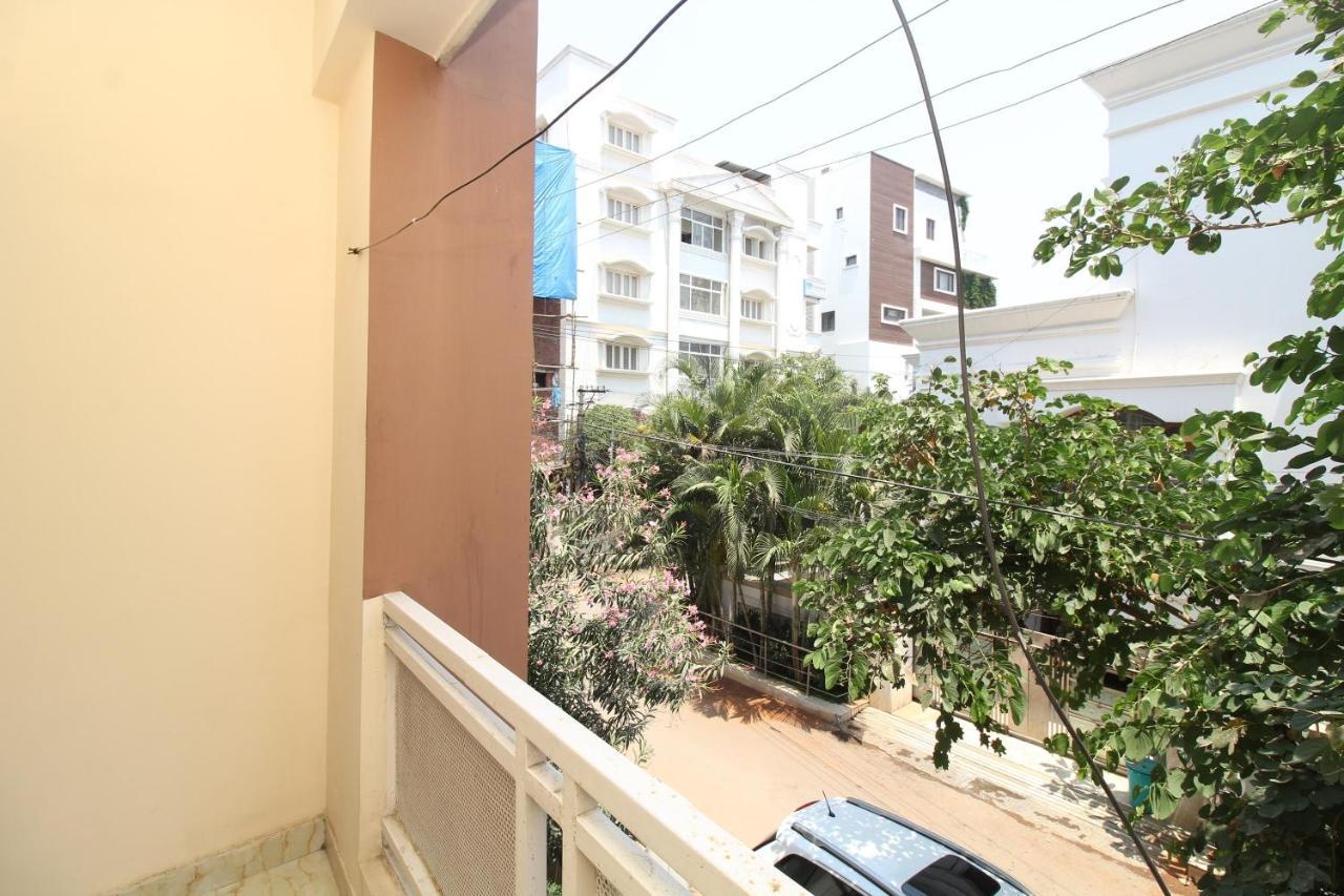 Namo Suites Hyderabad Bagian luar foto