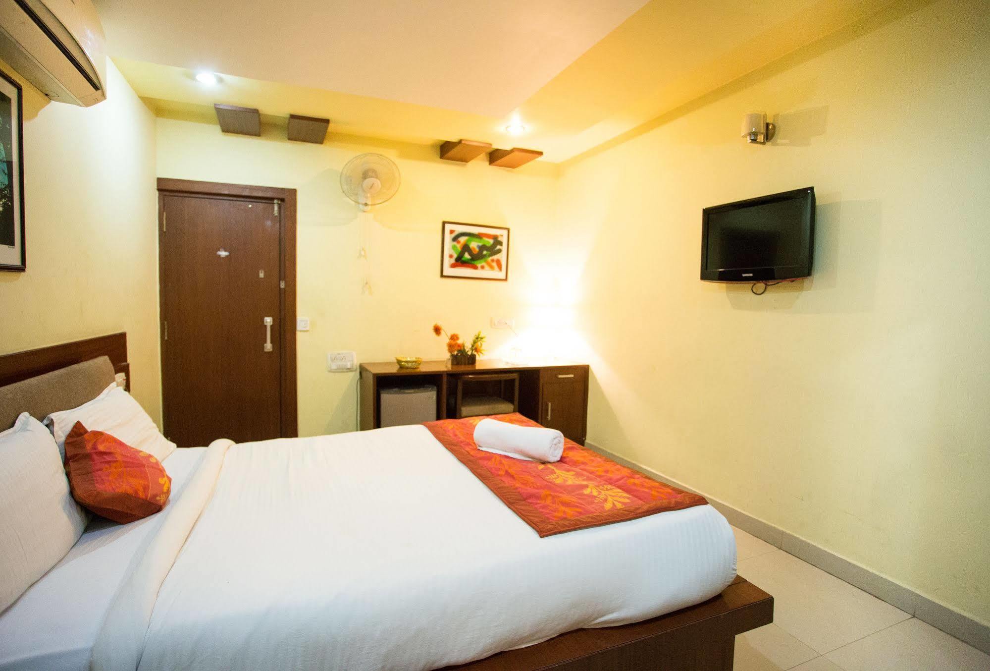 Namo Suites Hyderabad Bagian luar foto
