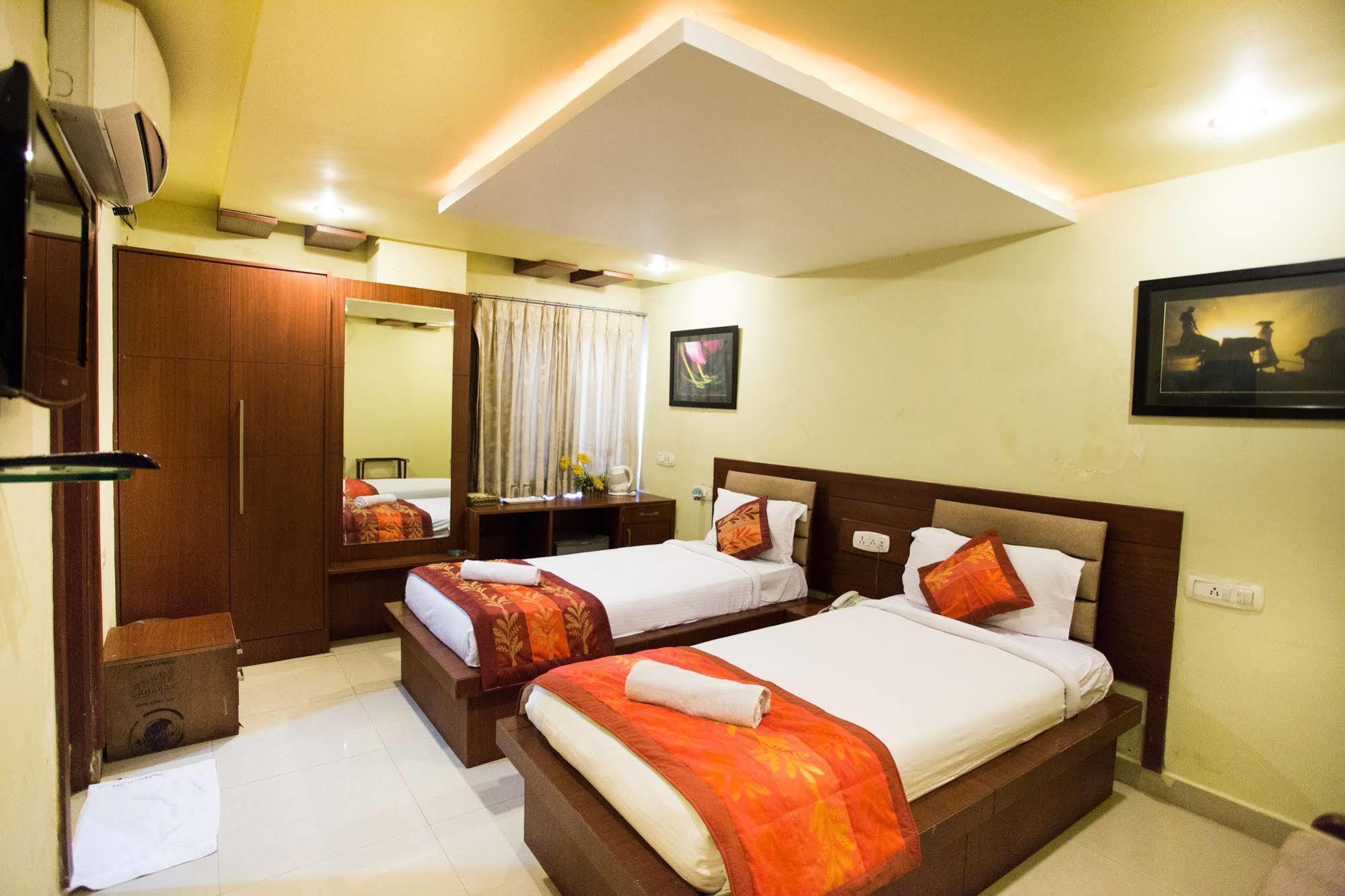 Namo Suites Hyderabad Bagian luar foto