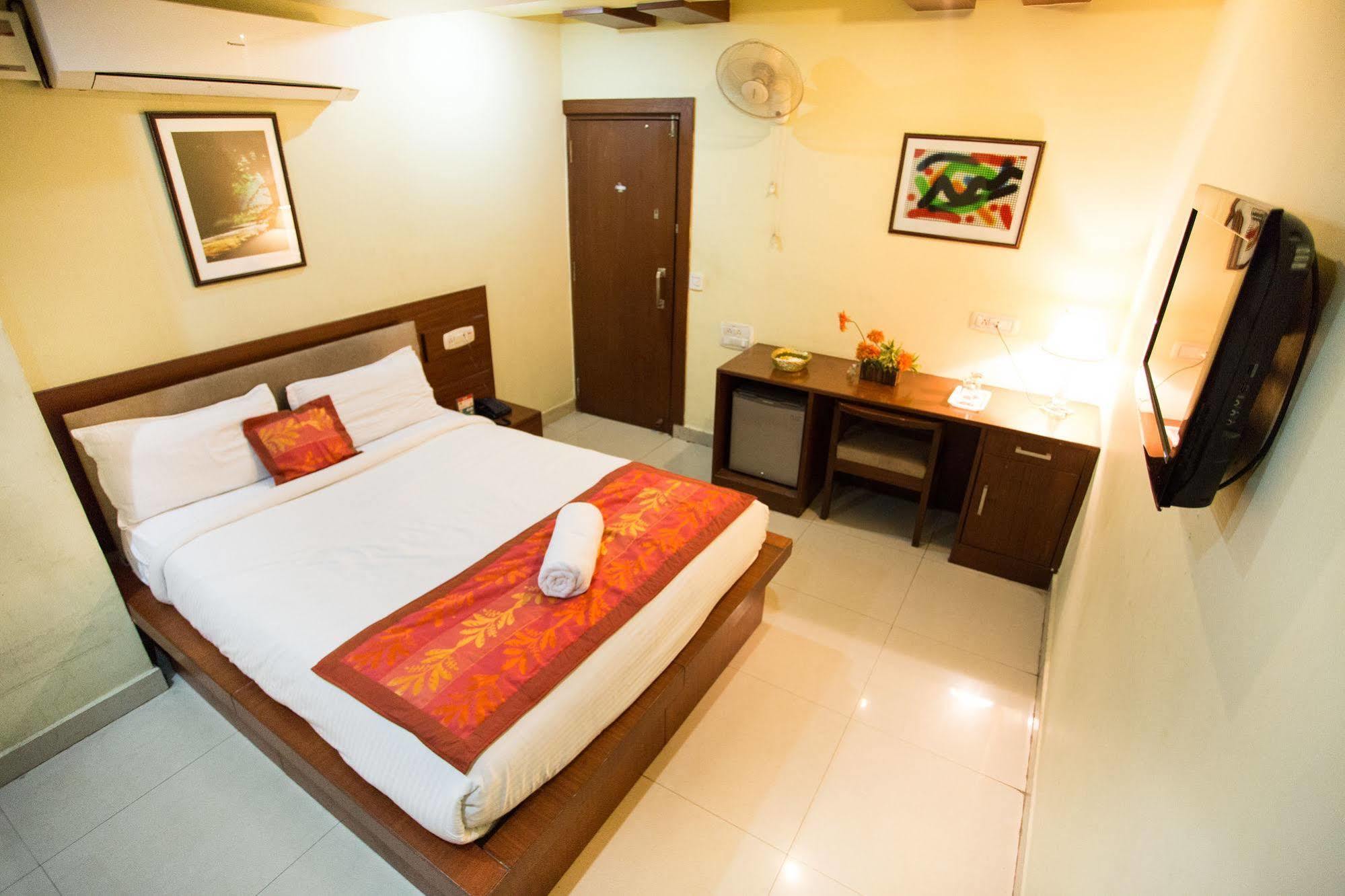 Namo Suites Hyderabad Bagian luar foto