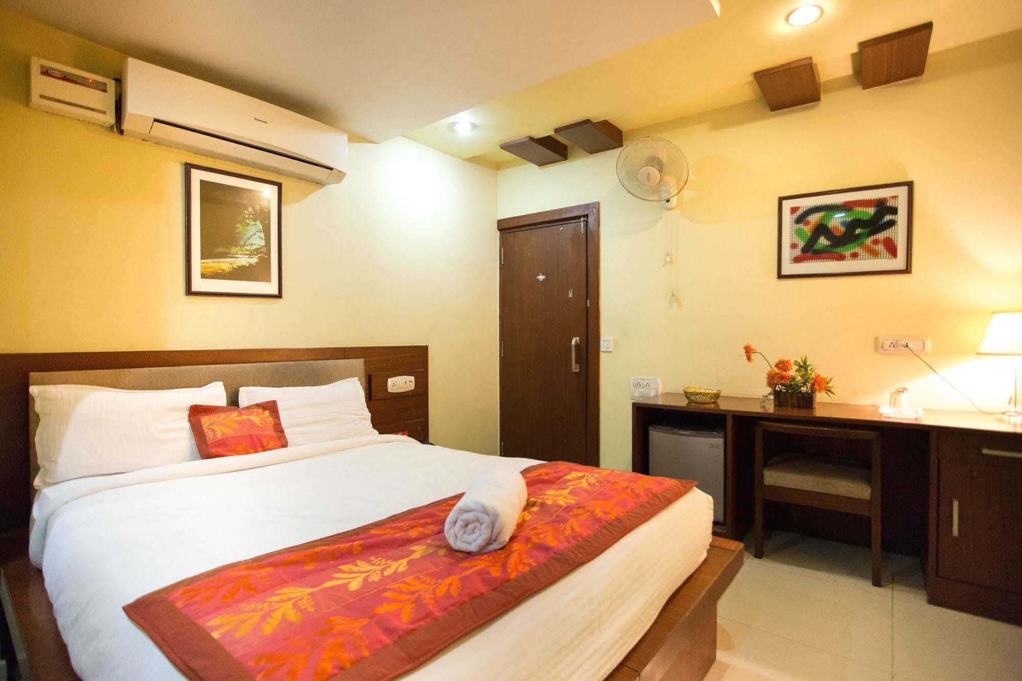 Namo Suites Hyderabad Bagian luar foto