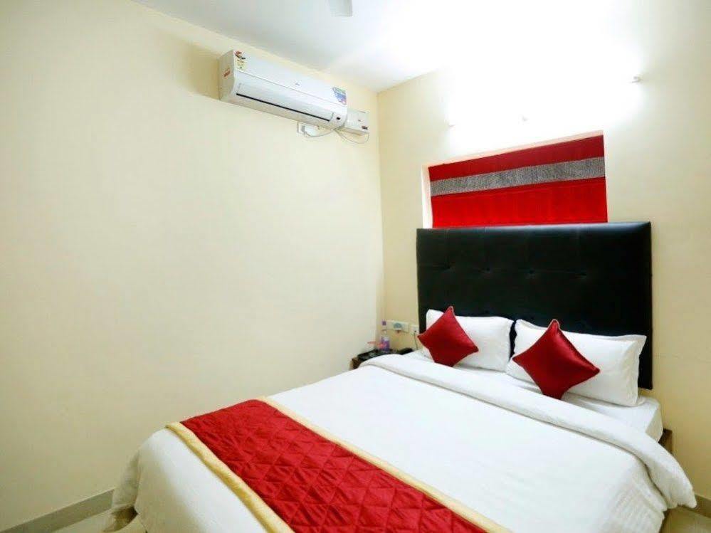 Namo Suites Hyderabad Bagian luar foto